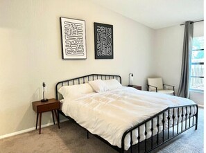 2 Schlafzimmer, Schreibtisch, Bügeleisen/Bügelbrett, kostenloses WLAN