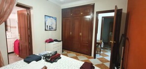 3 Schlafzimmer, kostenloses WLAN, Bettwäsche, Rollstuhlgeeignet