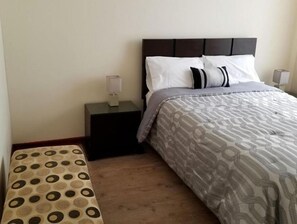 4 bedrooms, WiFi - Miraflores Rentals LarcoMar (Miraflores)