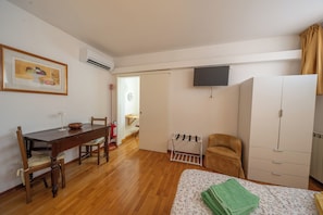 1 bedroom, in-room safe, iron/ironing board, travel crib