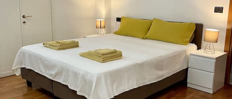 1 bedroom, iron/ironing board, travel cot, free WiFi