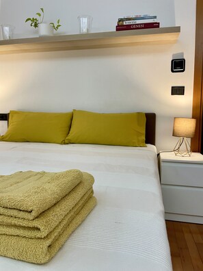 1 bedroom, iron/ironing board, travel cot, free WiFi