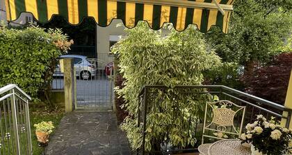 Cosy studio apartment with garden and parking spot, close to Airport and Venice