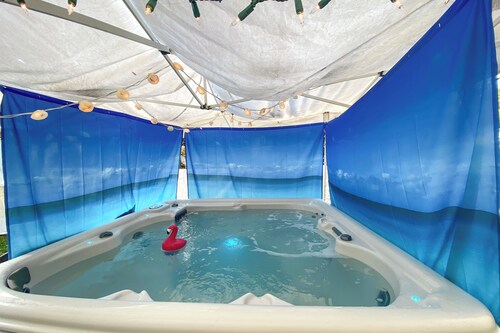 Idyllic Rochester Apt w/ Hot Tub: 2 Miles to Dtwn!
