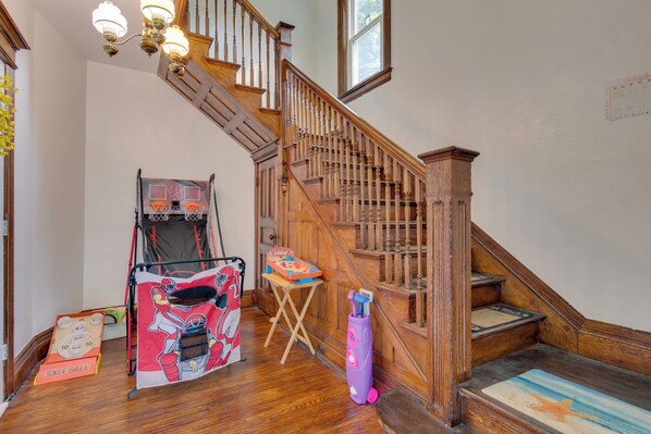 Apartment (2 Bedrooms) | Interior - Idyllic Rochester Apt w/ Hot Tub: 2 Miles to Dtwn! (Rochester)