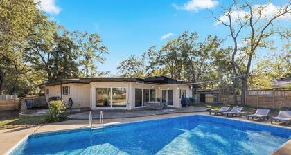 Waterfront Home w/ Pool, RV Hookup, & River View