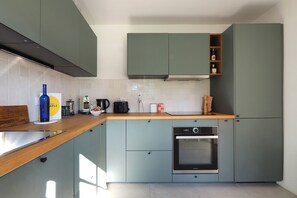 Refrigerador, microondas, horno, lavavajillas