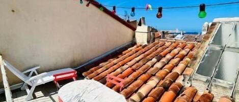 تناول الطعام بالخارج