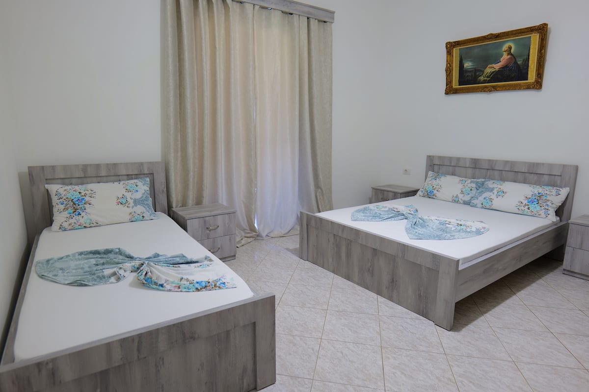 Dreibettzimmer