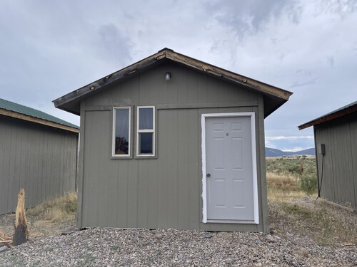 1 room cabin in the heart of Dry Creek Basin. 