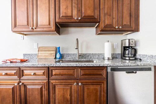 2 bedroom Kenmore Apartment