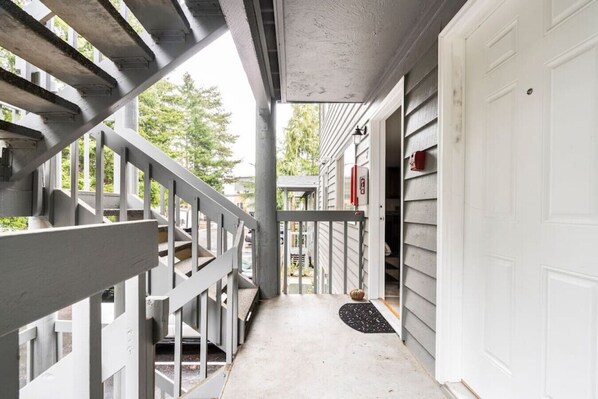 Interior - 2 bedroom Kenmore Apartment (Kenmore)