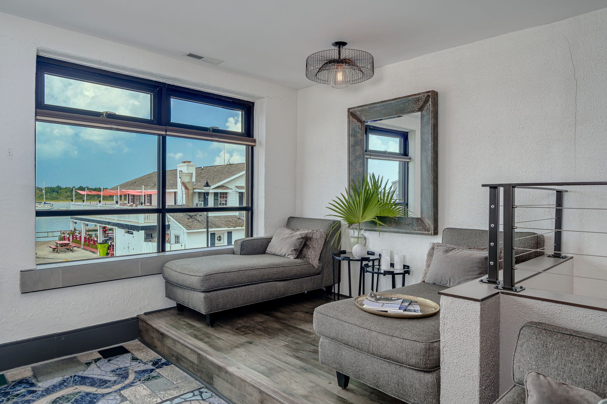 Beaufort Penthouse - Stunning water views and walkable to everything!