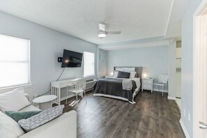 1 habitación, decoración personalizada y muebles diferentes