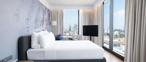 1 bedroom, down comforters, minibar, desk