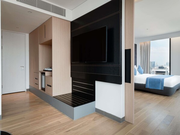 Down comforters, minibar, desk, soundproofing