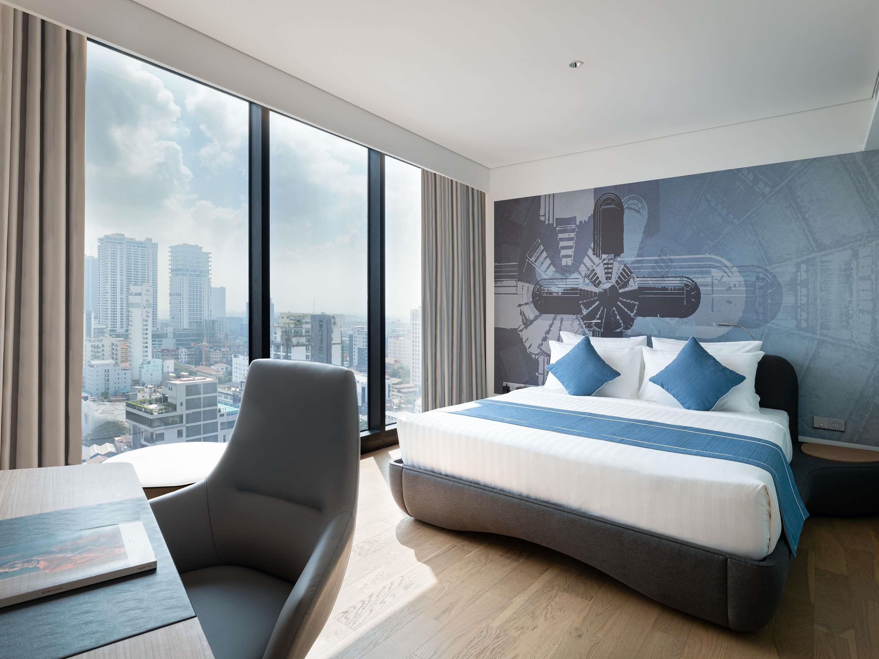 Executive Suite, 1 King Bed (Riverside)