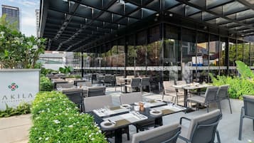 Tägliches Frühstücksbuffet gegen Gebühr