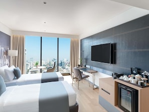 Executive Room, 2 Twin Beds | Down comforters, minibar, desk, soundproofing