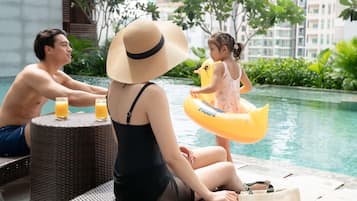 Hồ bơi ngoài trời, mở cửa từ 6:00 đến 20:00, dù/ô trên bãi biển/hồ bơi