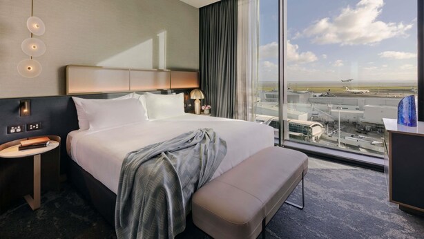 Premium bedding, minibar, in-room safe, desk - Pullman Auckland Airport (Auckland)