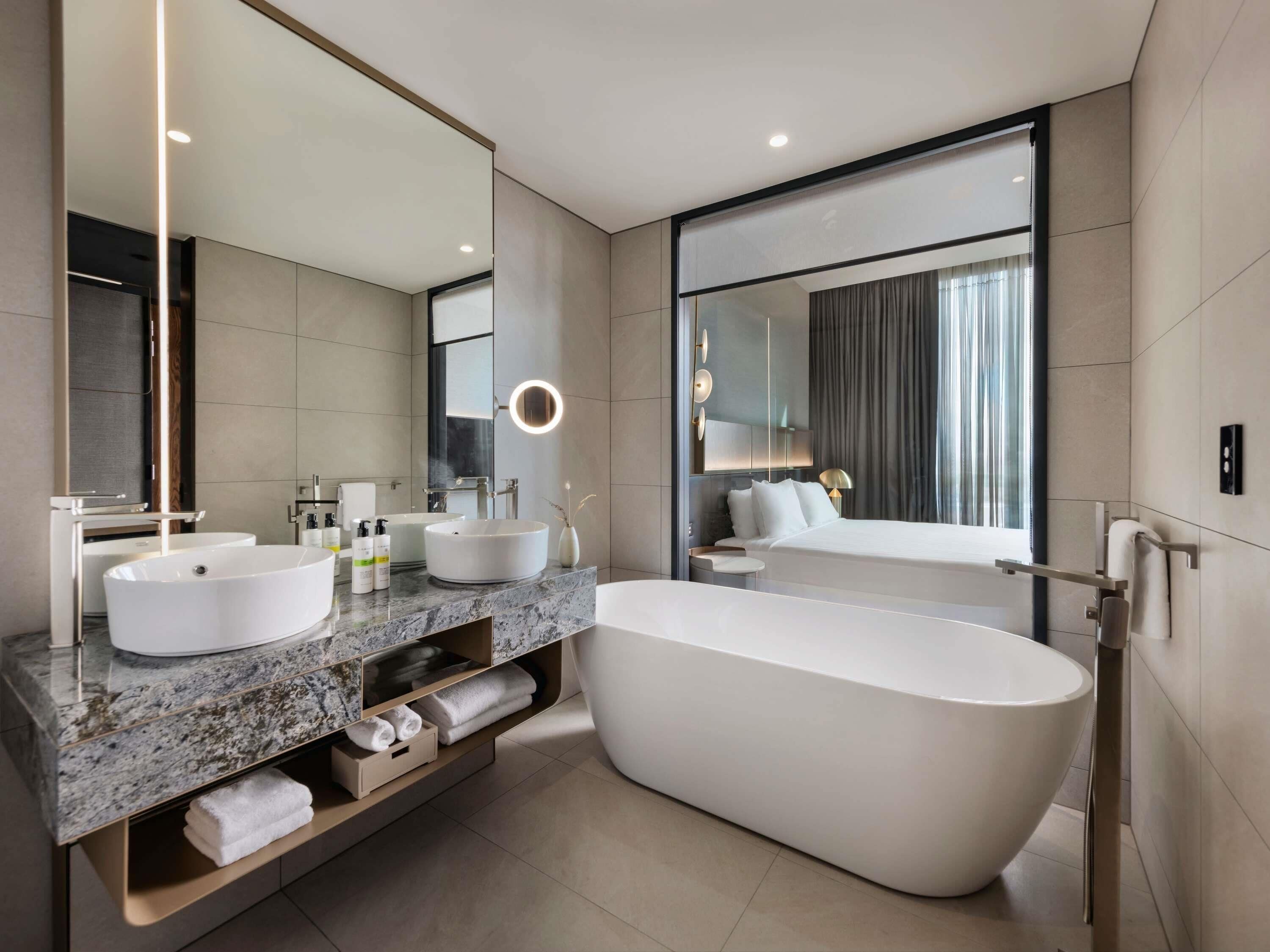 Suite Exécutive, 1 très grand lit | Literie de qualité supérieure, minibar, coffres-forts dans les chambres