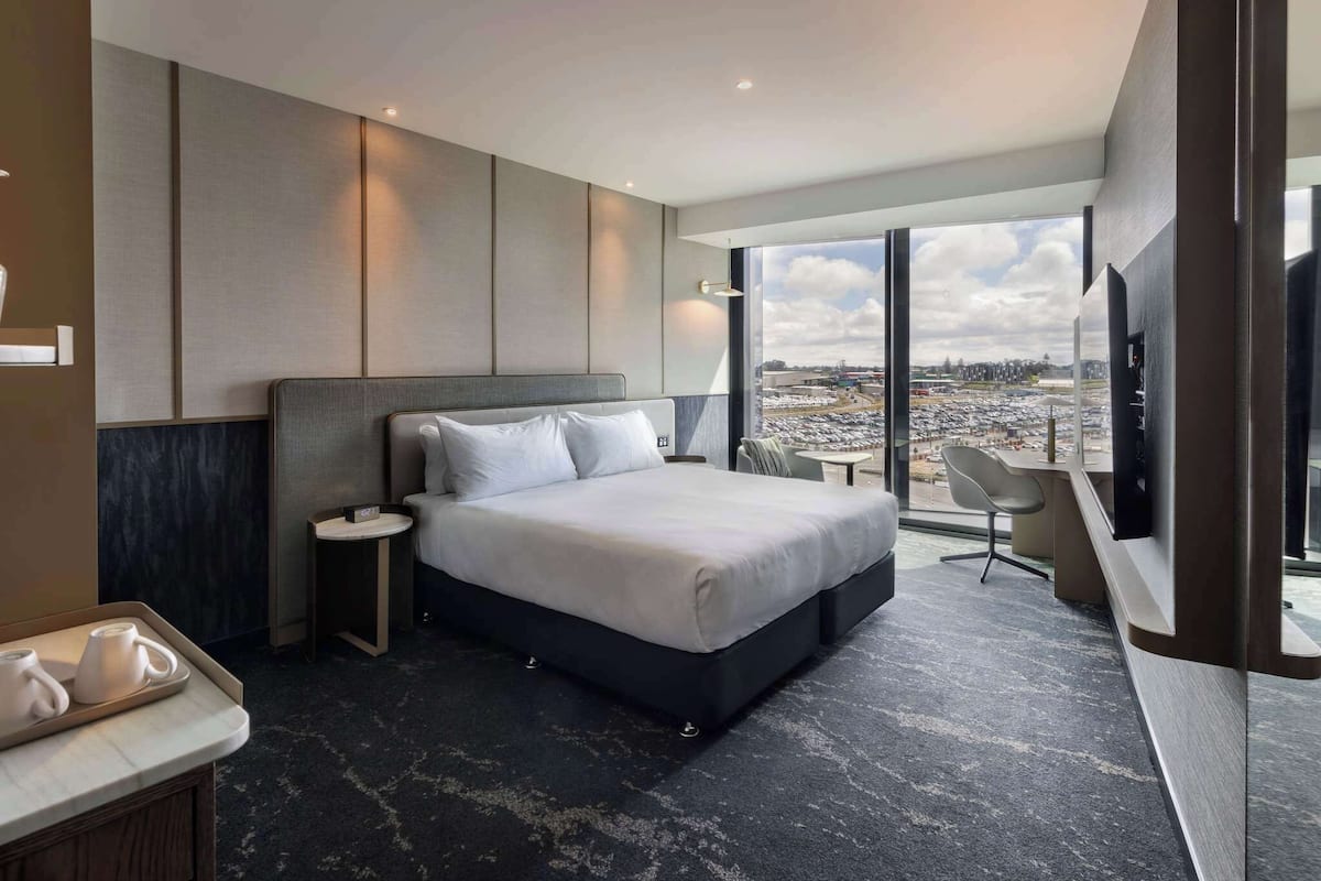 Superior Room, 1 King Bed, Accessible