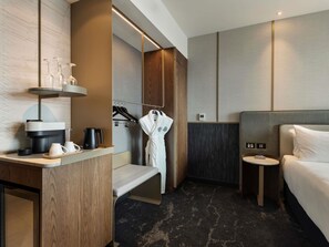 Superior Room, 1 King Bed, Accessible | Premium bedding, minibar, in-room safe, individually decorated