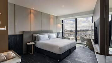 Superior Room, 1 King Bed, Accessible | Premium bedding, minibar, in-room safe, individually decorated