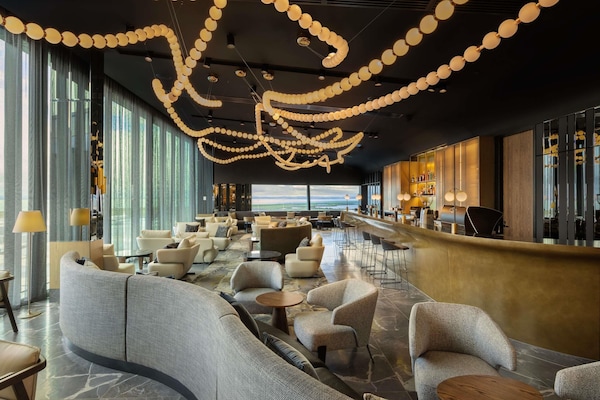 Breakfast, lunch, dinner served; local and international cuisine