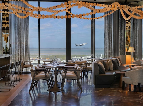 Breakfast, lunch, dinner served; local and international cuisine 