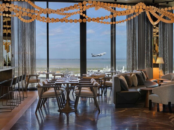 아침 식사, 점심 식사, 저녁 식사 제공, 현지 및 세계 요리