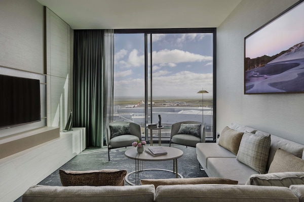 Executive Suite, 1 King Bed | 1 bedroom, premium bedding, minibar, in-room safe