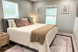 4 chambres, bureau, Wi-Fi gratuit, draps fournis