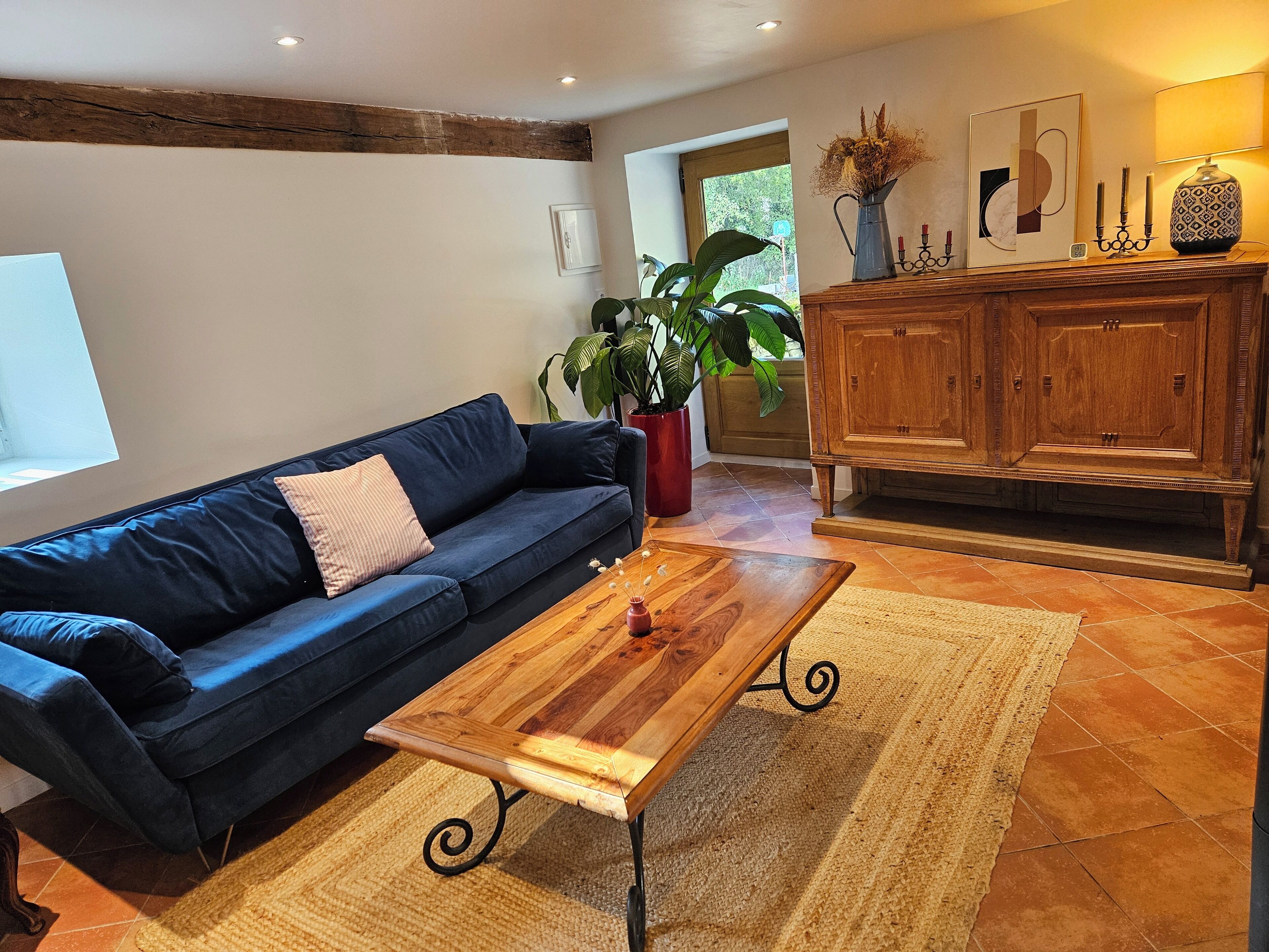 Fireplace, books, stereo