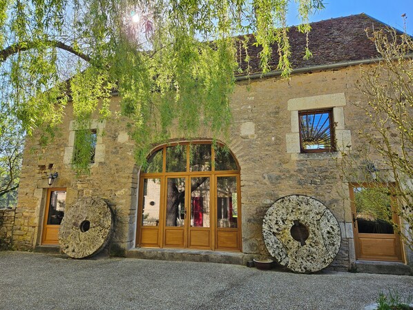 Exterior - Ancien Moulin au Bord D'une Rivière aux Portes du Morvan (Vault-de-Lugny)