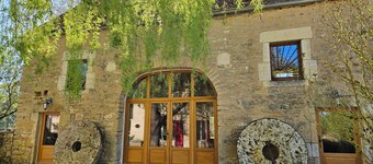 Ancien Moulin au Bord D'une Rivière aux Portes du Morvan