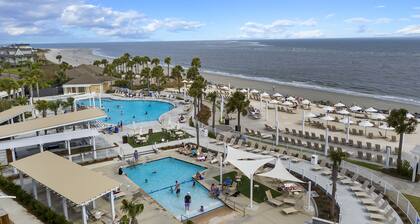 Seabrook 5 bedroom Home WITH Marsh VIEWS, Private POOL & Club Access!