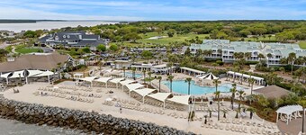 Seabrook 5 bedroom Home WITH Marsh VIEWS, Private POOL & Club Access!