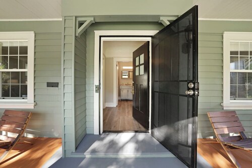 This house is a 2 bedroom(s), 2 bathrooms, located in Lodi, CA.