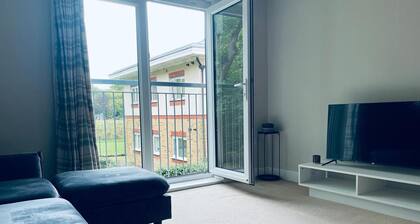 Stunning 2-bed Apartment in Crawley