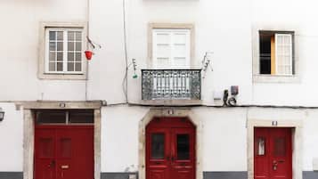 Studio, tupakointi sallittu