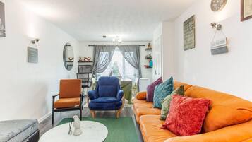 Apartment, Mehrere Betten | Wohnbereich