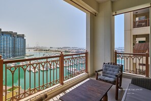 Property grounds - Palm Jumeirah Marina Residence 3 Bedroom (Dubai)