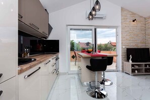 Fridge, microwave, oven, stovetop