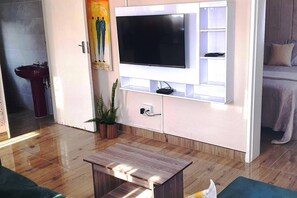 Living area - Gorgeous 1-bed Apartment in Harare (Harare)