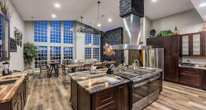 New Luxury Prescott Lynx B B 4k ft2 Sleeps 22