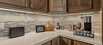 Spacious Canyon Peak Pine View Home Game Room Hot Tub