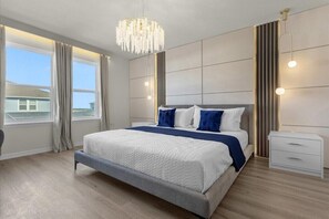 5 bedrooms, iron/ironing board, WiFi, bed sheets