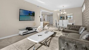 TV - 3 Bedrooms/ 2 Bathrooms/ Storey Lake (3111-101PC) (Kissimmee)